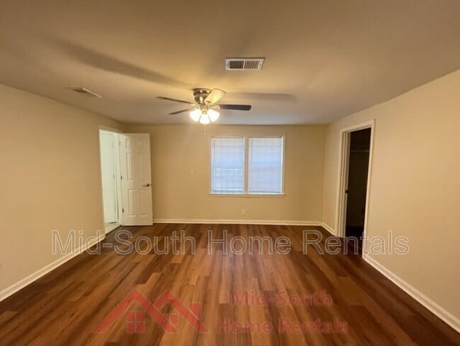 Building Photo - 858 Eyers Rd