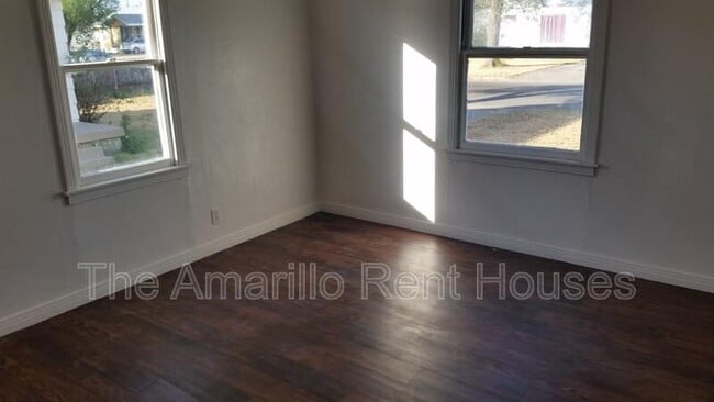 Building Photo - 1715 S Highland St