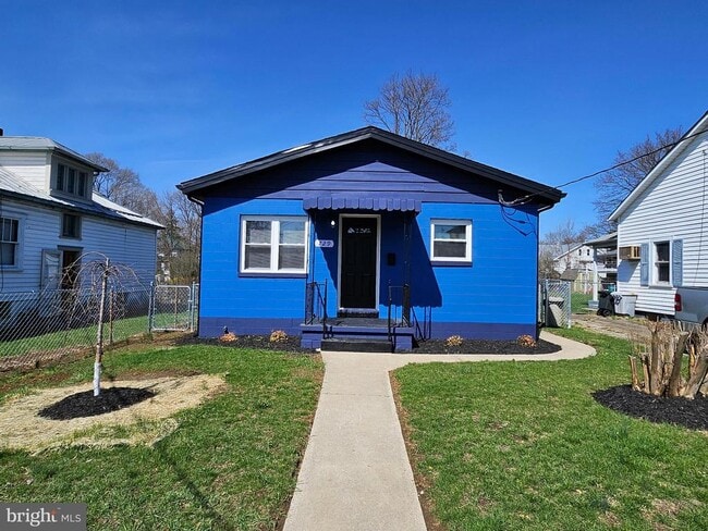 Building Photo - 729 Faulkner Ave