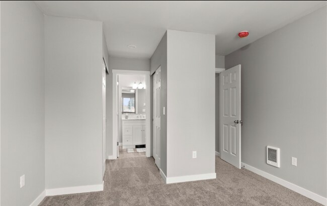 Building Photo - 1114 S Silver St