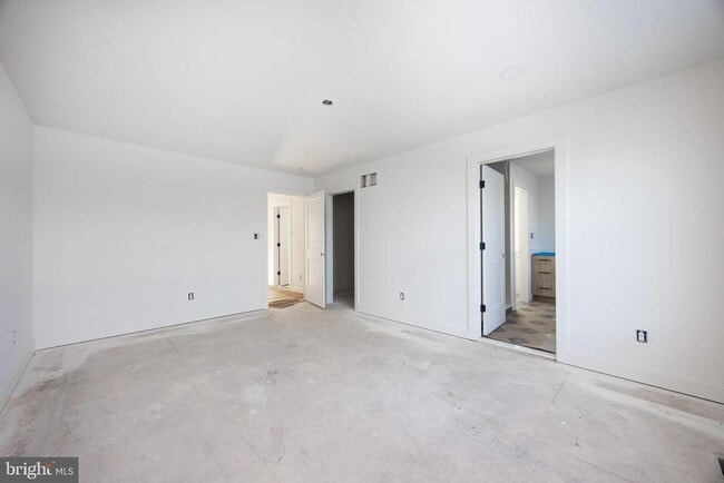 Building Photo - 453 E Franklin St