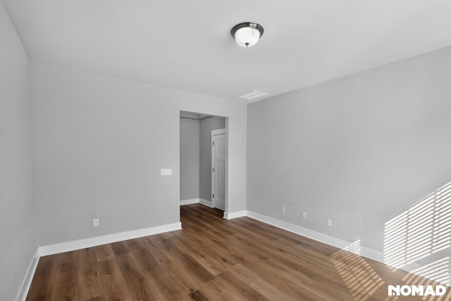 Building Photo - 201 Sprucewood Ct