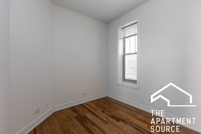 Building Photo - 2835 N Damen Ave