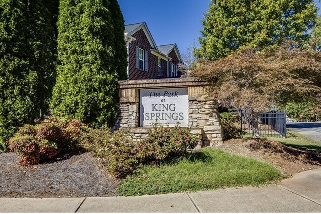 Building Photo - 1234 King Springs Ct SE