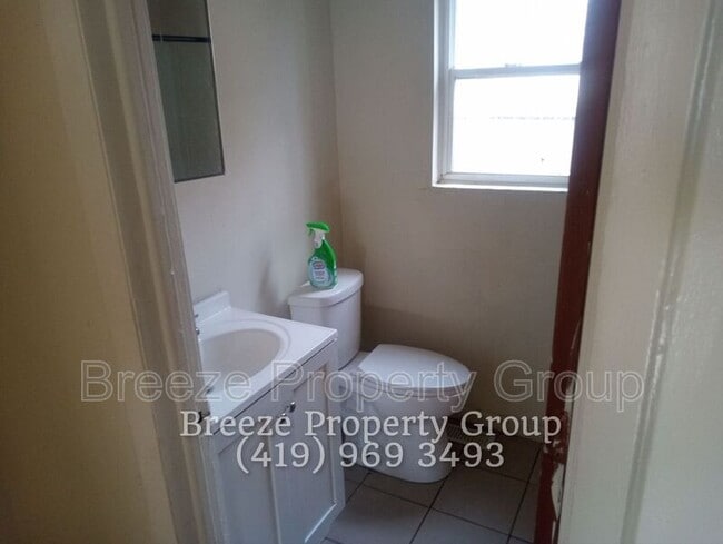 Building Photo - 1531 Freedom St