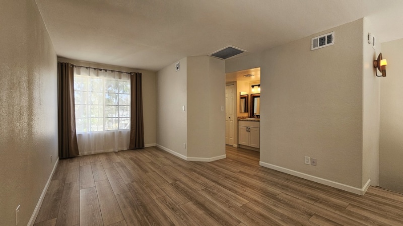 Building Photo - 1025 E Highland Ave