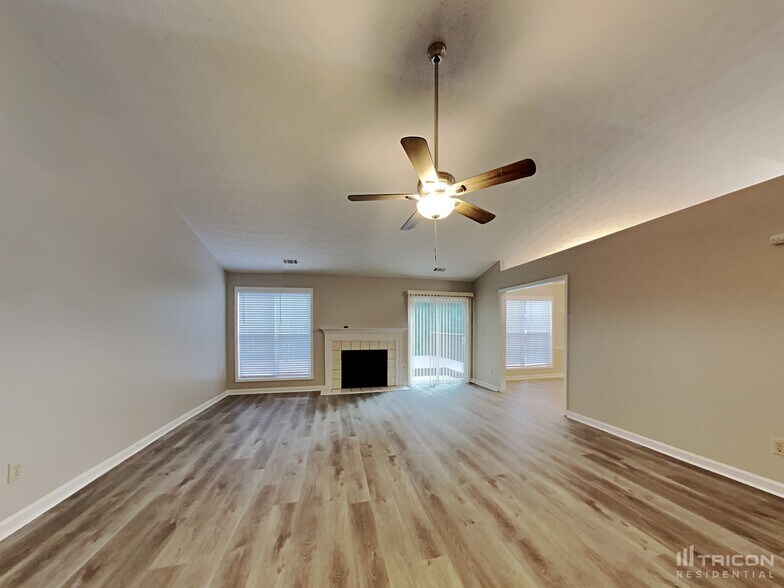 Building Photo - 3734 Windy Hill Dr SE