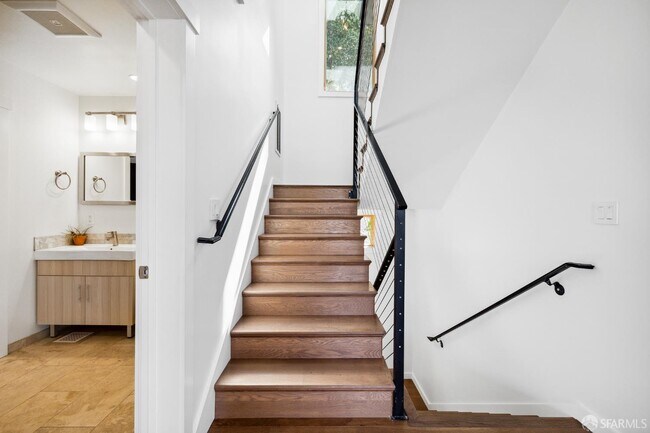 Building Photo - 316 Humboldt Rd