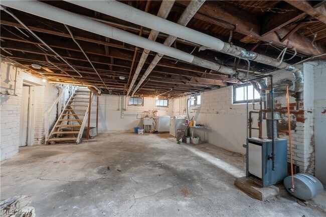 Building Photo - 1235 Donald Ave