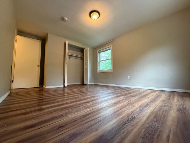 Building Photo - 4383 Porter Hollow Dr NE