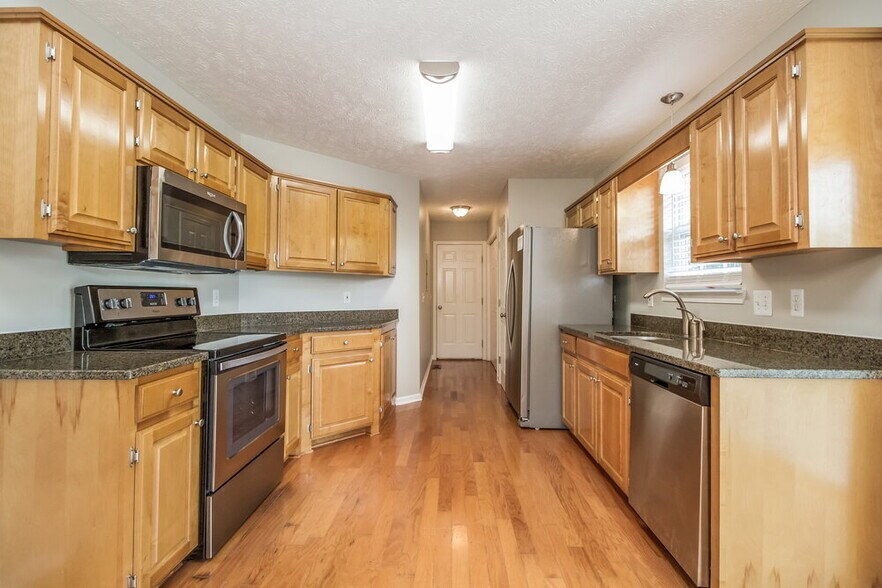 Building Photo - 900 Pebble Beach Cir