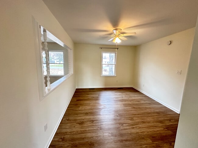 Building Photo - 310 Azalia Dr