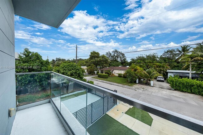 Building Photo - 3142 Carter St