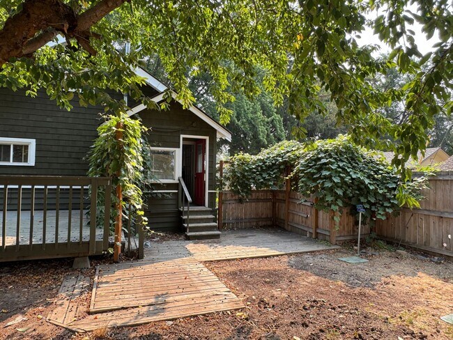 Building Photo - 1005 N Wildcat Way