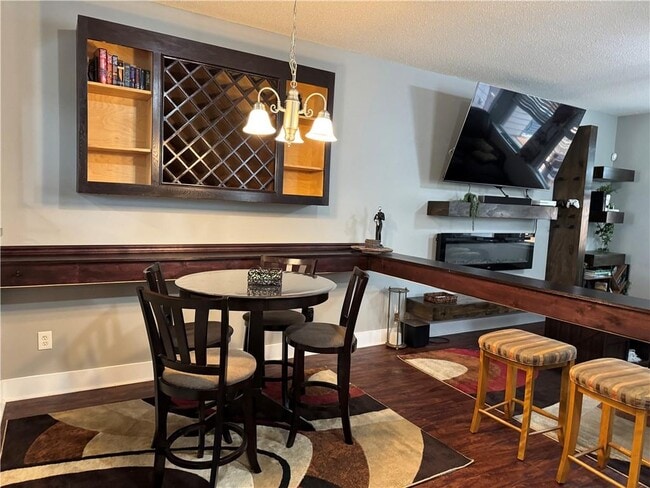 Building Photo - 1613 Bayrose Cir