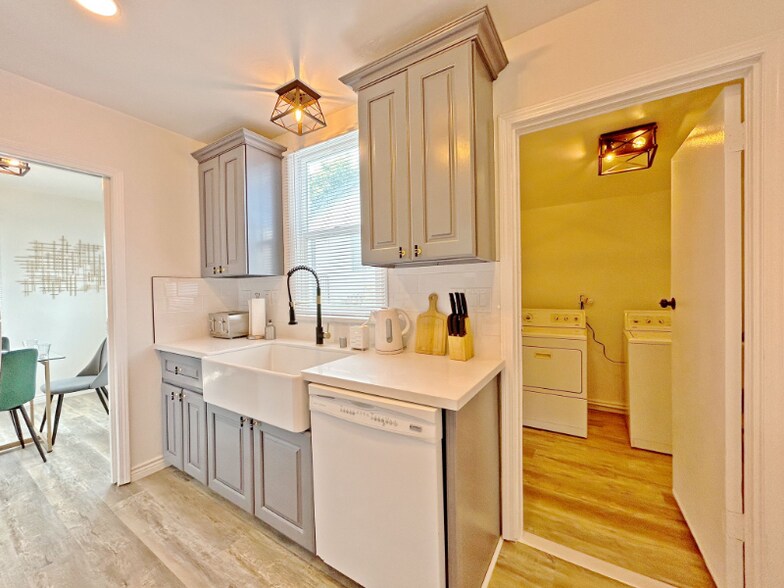 Building Photo - 5288 Santa Margarita St