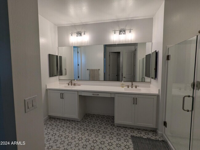 Building Photo - 2207 W Paso Trl