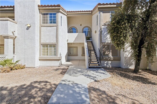 Building Photo - 315 Seine Way