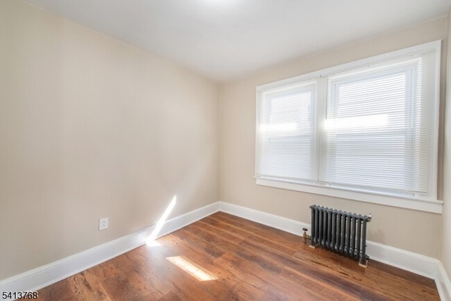 Building Photo - 116 Eagle St