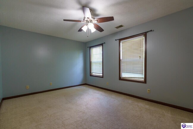 Building Photo - 435 Schlaefer Way