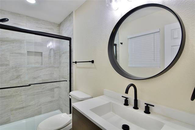 Building Photo - 2605 1st St