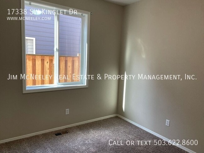 Building Photo - 17338 SW Kinglet Dr