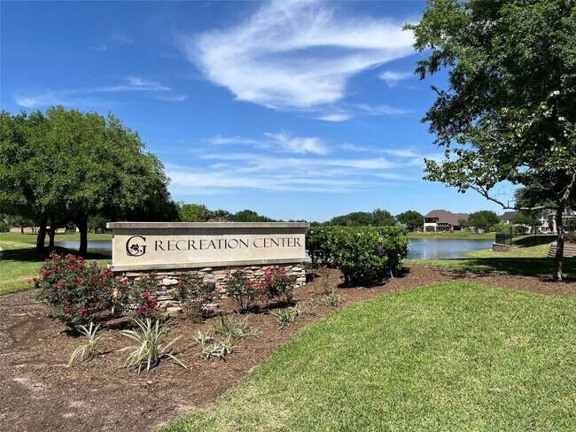 Building Photo - 1015 Longdraw Dr