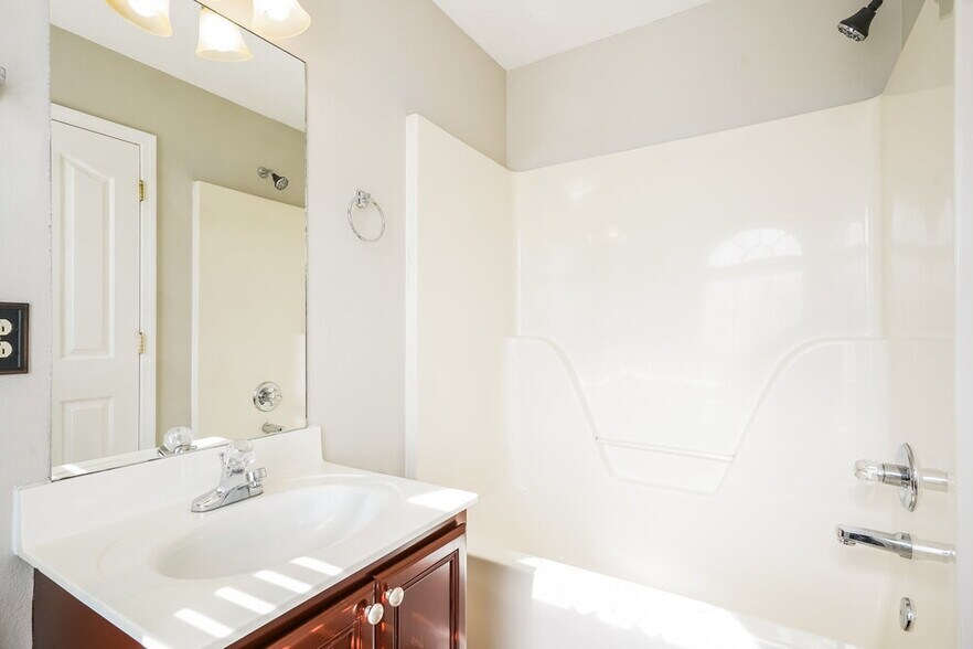 Building Photo - 675 Legacy Dr