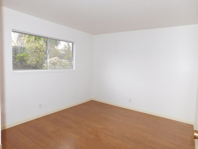 Building Photo - Charming 3 Bedroom Home in North Goleta