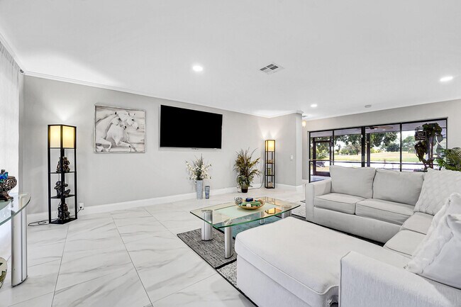 Building Photo - 1618 The 12th Fairway