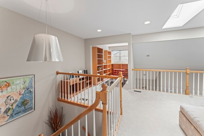 Building Photo - 566 W Bridge View Ct