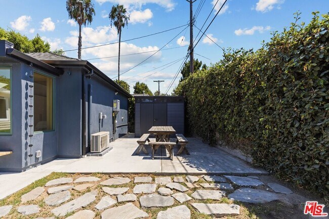 Building Photo - 1748 Stanton Ave