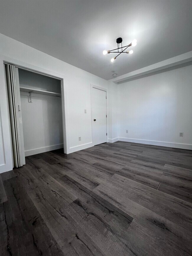 Building Photo - 28 E 47th St