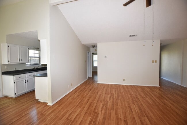 Building Photo - Cozy Brushy Creek 1 story - Cul-de-sac Lot