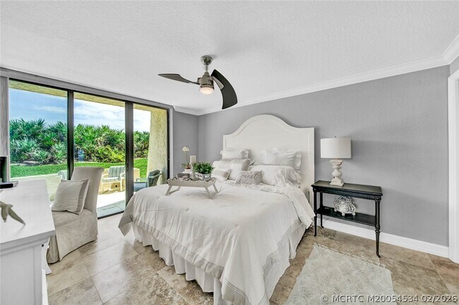 Building Photo - 10680 S Ocean Dr