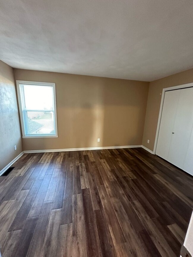 Building Photo - Rockford Townhomes East