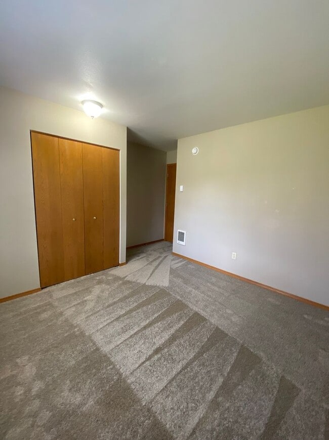 Building Photo - 605n11th