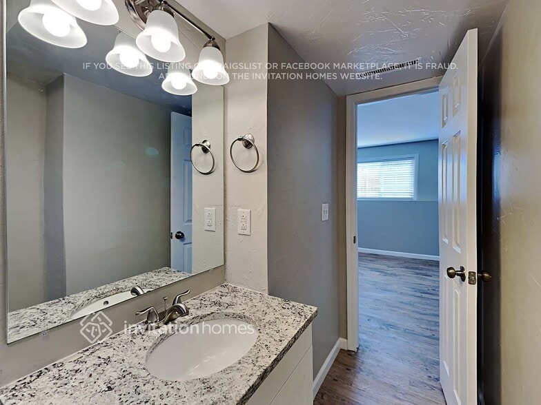 Building Photo - 2038 El Camino Meseta