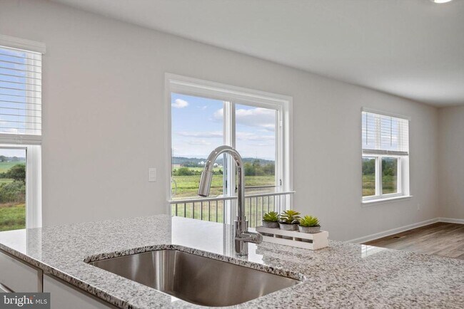 Building Photo - 116 Woodford Dr