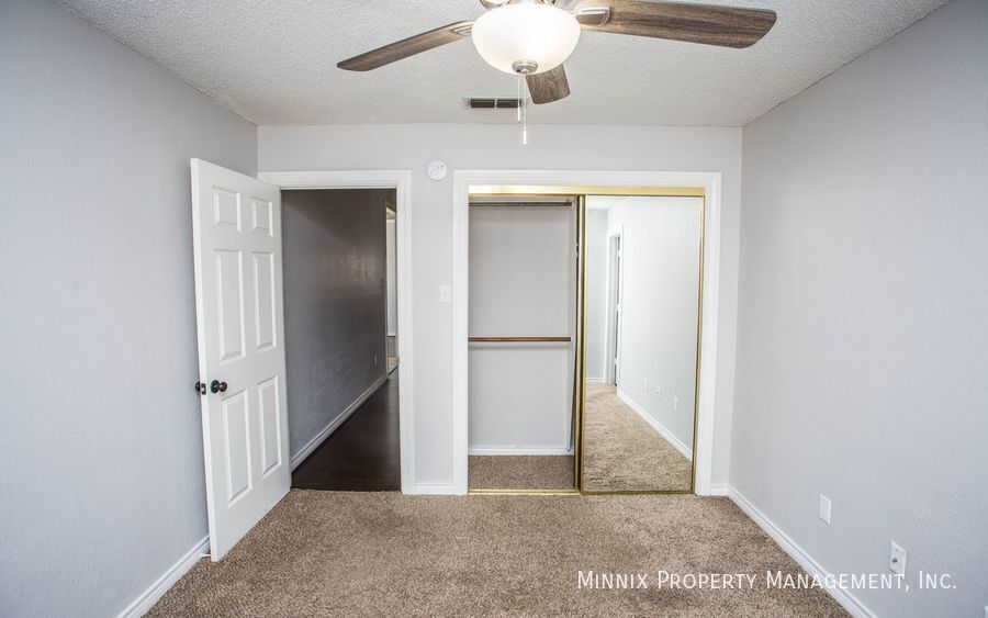 Building Photo - 6125 8th Dr