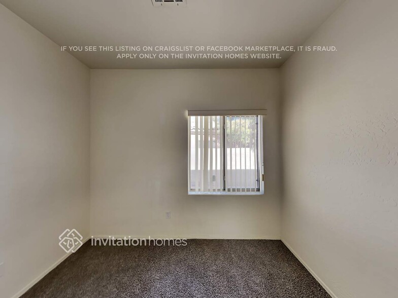 Building Photo - 2103 E La Costa Dr