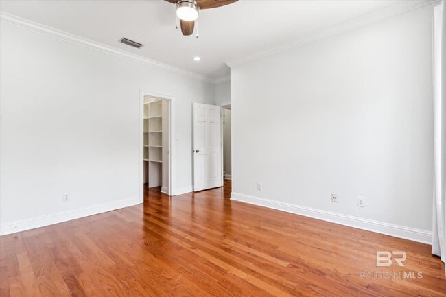Building Photo - 6363 D'Olive Ct