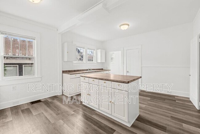Building Photo - 1635 43rd Street Ensley