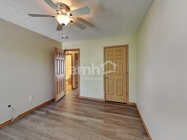 Building Photo - 2194 Dry Ridge Ct