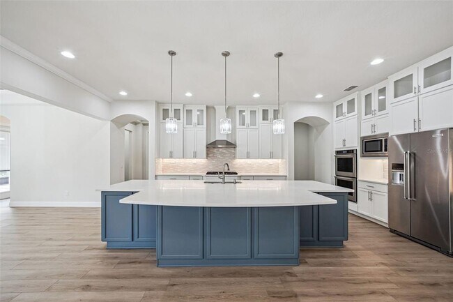 Building Photo - 10819 Savona Way