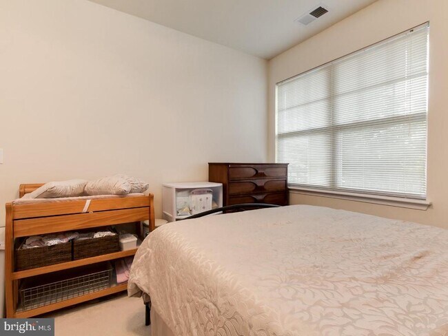 Building Photo - 12941 Centre Park Cir
