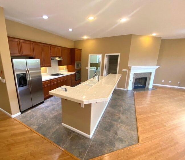 Building Photo - Gorgeous one story home in Bradley Square