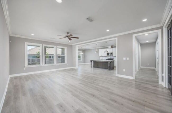 Building Photo - 77 Perimeter Pl