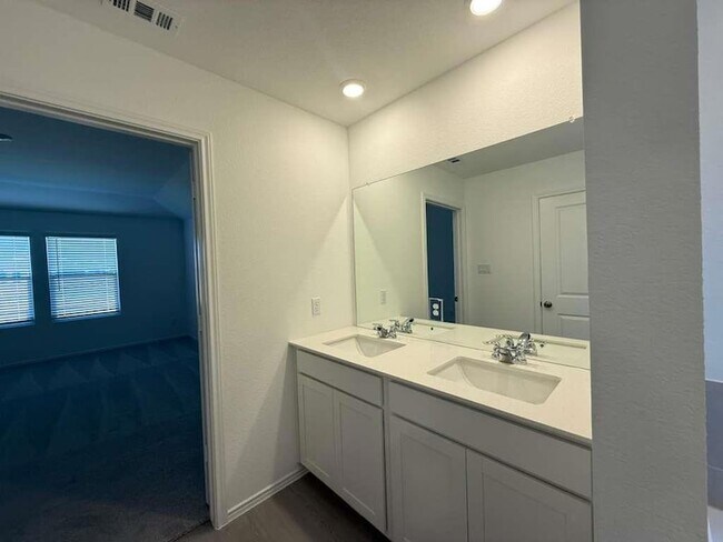 Building Photo - 18020 Lark Sparrow Dr