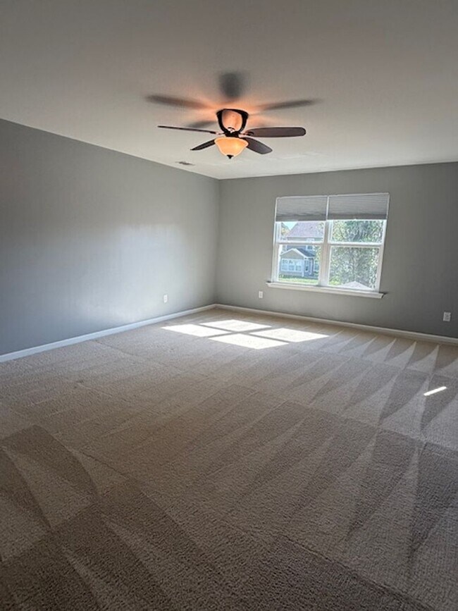 Building Photo - Beautiful 4BR Home in Shadow Moss – Available Now!